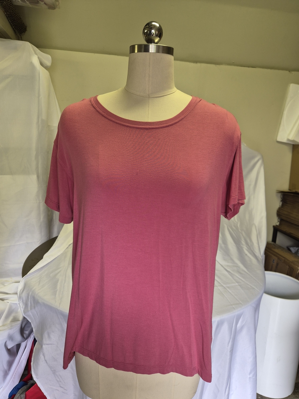 American Eagle Outfitters Short Sleeve Tee in Rose